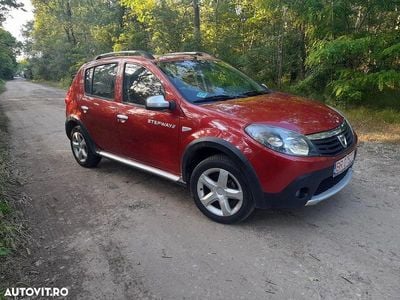 Culoarealte culori Utilizat 2012 Dacia Sandero Stepway | 4.100 EUR (Preț bun)
