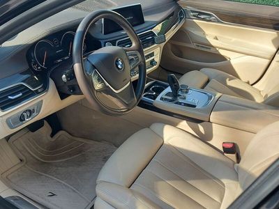 BMW 730