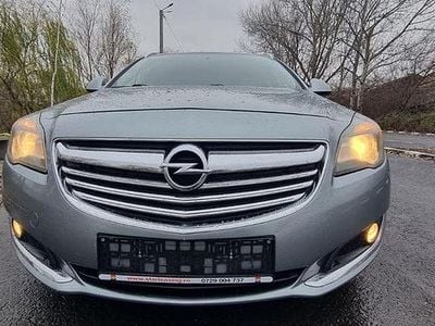 Second-hand Opel Insignia 130 CP (95 kW) 2015 Culoareargint Break