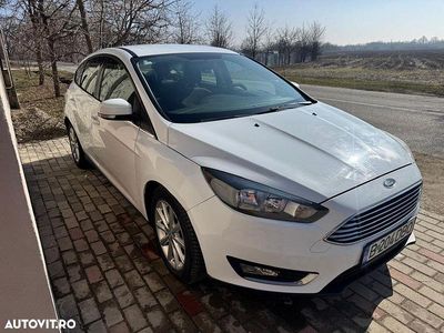 Second-hand Ford Focus Titanium 120 CP (88 kW) 2015 Culoarealb Hatchback