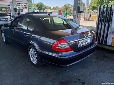 Second-hand Mercedes E200 136 CP (100 kW) 2008 Berlinǎ