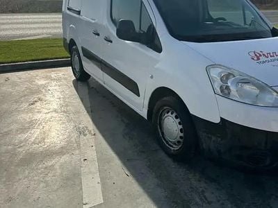 Alb Utilizat 2012 Peugeot Partner Monovolum | 3.200 EUR