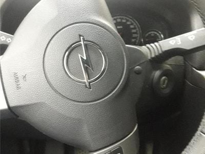 Utilizat 2006 Opel Signum Hatchback | 2.500 EUR