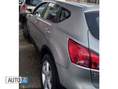 Gri Utilizat 2007 Nissan Qashqai SUV | 5.800 EUR (Scump)