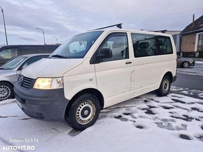 Culoarealb Utilizat 2008 VW Caravelle Comfortline Monovolum | 6.900 EUR