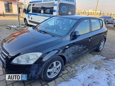 Second-hand Kia Ceed 140 CP (102 kW) 2007 Negru Hatchback