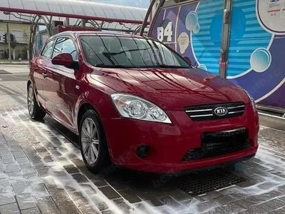 Utilizat 2008 Kia ProCeed Hatchback | 2.400 EUR