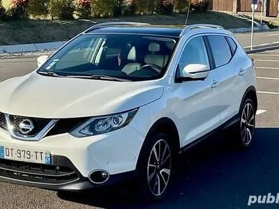 Alb Utilizat 2015 Nissan Qashqai SUV | 9.199 EUR (Preț bun)