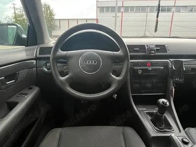 Utilizat 2004 Audi A4 Berlinǎ | 9.999 EUR