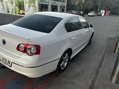 Second-hand VW Passat R-line 170 CP (125 kW) 2009 Berlinǎ