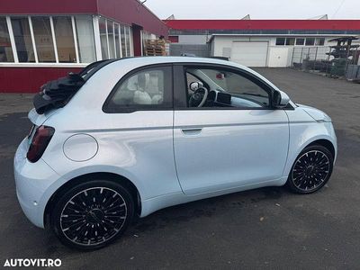 Second-hand Fiat 500e 86 kW (118 CP) 2022 Culoarealbastru Cabrio
