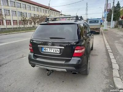 Utilizat 2006 Mercedes ML320 SUV | 320 EUR