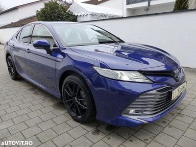 Second-hand Toyota Camry Executive 218 CP (160 kW) 2020 Culoarealbastru Berlinǎ