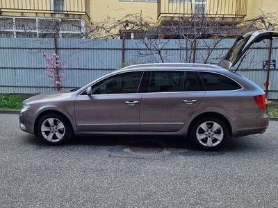 second-hand Skoda Superb Combi 2.0 TDI Green tec DSG Elegance