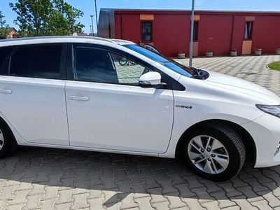 Toyota Auris Hybrid