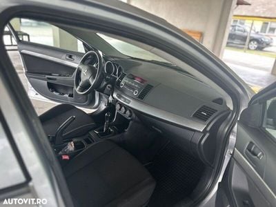Argint Utilizat 2010 Mitsubishi Lancer Inform Hatchback | 4.000 EUR