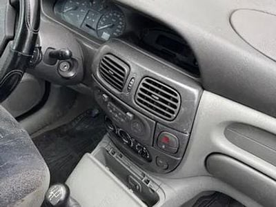 Second-hand Renault Scénic 79 CP (58 kW) 2000 Monovolum