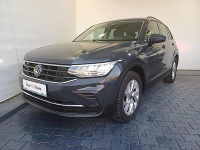 Gri mediu normal Utilizat 2023 VW Tiguan Life SUV | 26.450 EUR (Preț bun)