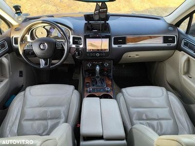 Culoaremaro Second-hand 2012 VW Touareg SUV | 9.900 EUR (Super Preț)
