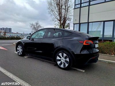 Second-hand Tesla Model Y 378 kW (514 CP) 2021 Culoarenegru SUV