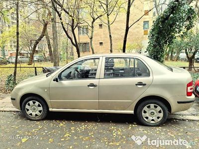 Utilizat 2004 Skoda Fabia Berlinǎ | 3.000 EUR
