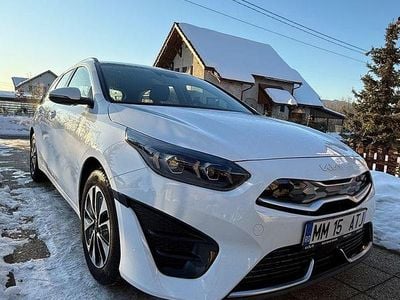Second-hand Kia Ceed Spirit 141 CP (103 kW) 2023 Culoarealb Hatchback