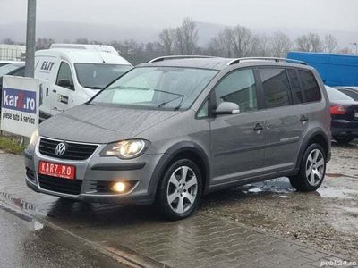 VW Touran Cross