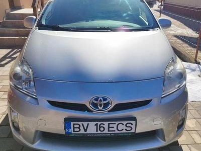 Second-hand Toyota Prius Executive 136 CP (100 kW) 2011 Culoareargint Berlinǎ