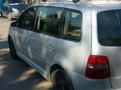 Second-hand VW Touran 140 CP (102 kW) 2024 Monovolum