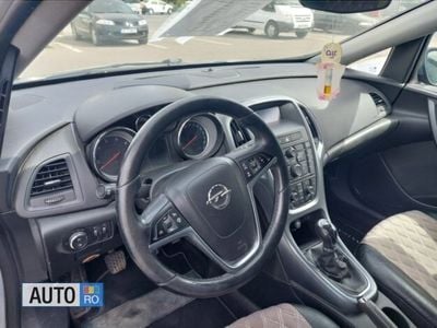 Second-hand Opel Astra 110 CP (80 kW) 2016 Argintiu Cabrio
