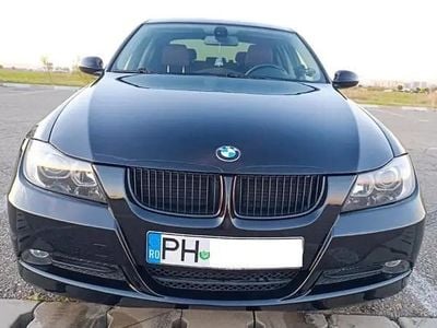 Negru Utilizat 2008 BMW 320 Berlinǎ | 3.800 EUR (Super Preț)