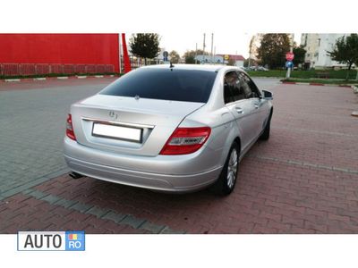 Second-hand Mercedes C250 204 CP (150 kW) 2010 Berlinǎ