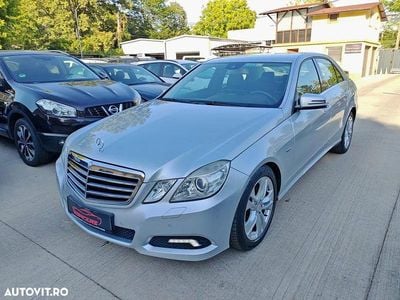 Culoareargint Utilizat 2010 Mercedes E220 Berlinǎ | 9.699 EUR (Scump)