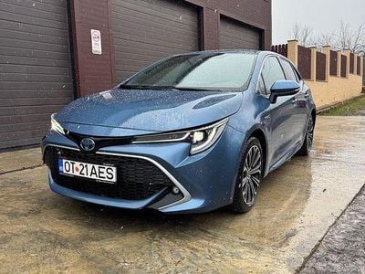Second-hand Toyota Corolla 140 CP (102 kW) 2021 Culoarealbastru Hatchback