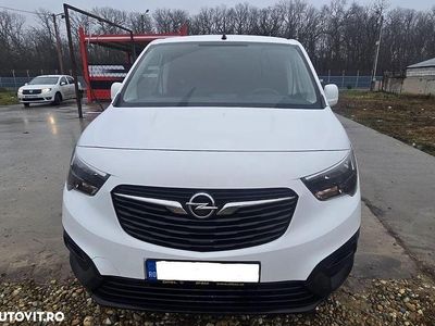 Culoarealb Utilizat 2020 Opel Combo Selection Monovolum | 8.750 EUR (Preț OK)