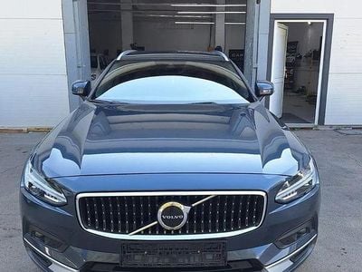 Culoarealbastru Utilizat 2020 Volvo V90 CC Break | 24.990 EUR (Puțin scump)