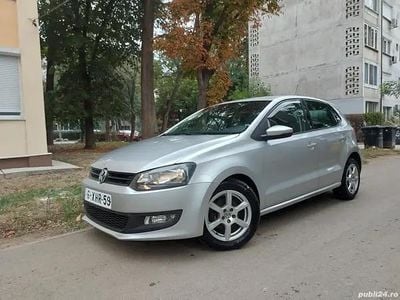 Argintiu Second-hand 2012 VW Polo Hatchback | 4.290 EUR (Preț OK)