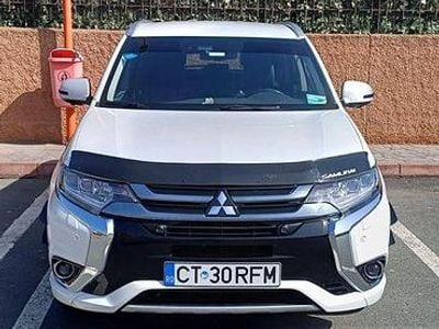 Second-hand Mitsubishi Outlander P-HEV 121 CP (88 kW) 2018 Culoarewhite SUV
