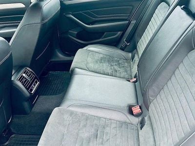 Culoarealb Utilizat 2022 VW Passat Highline Break | 14.750 EUR (Preț bun)