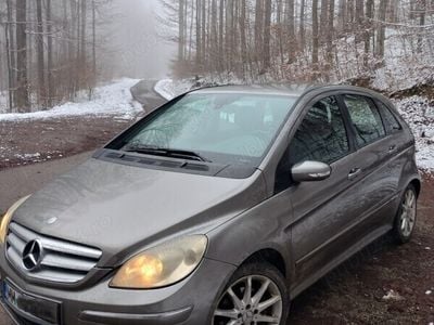 Mercedes B180