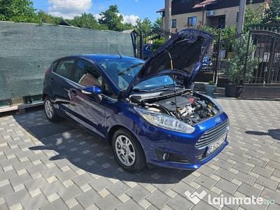 Second-hand Ford Fiesta Titanium 95 CP (69 kW) 2015 Albastru Hatchback