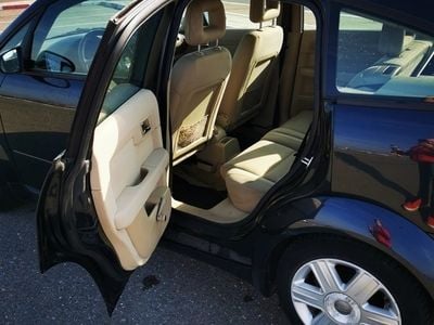 Utilizat 2002 Audi A2 Hatchback | 1.750 EUR