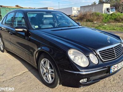 Culoarenegru Second-hand 2003 Mercedes E220 Avantgarde Berlinǎ | 4.950 EUR (Preț bun)
