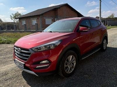 Second-hand Hyundai Tucson Comfort 132 CP (97 kW) 2016 Culoarerosu SUV