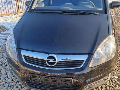 Culoarenegru Utilizat 2007 Opel Zafira Monovolum | 3.800 EUR (Puțin scump)