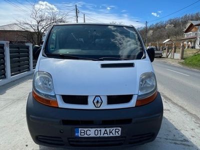 second-hand Renault Trafic 8+1