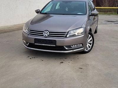 Second-hand VW Passat Comfortline 122 CP (89 kW) 2011 Culoaremaro Berlinǎ