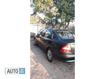 Second-hand Opel Vectra 101 CP (74 kW) 1998 Verde Berlinǎ