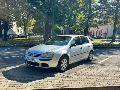 Argintiu Utilizat 2007 VW Golf V | 3.300 EUR (Scump)