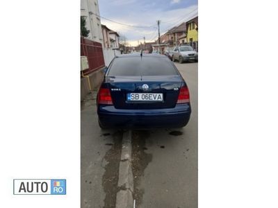 Second-hand VW Bora 131 CP (96 kW) 1999 Albastru Berlinǎ